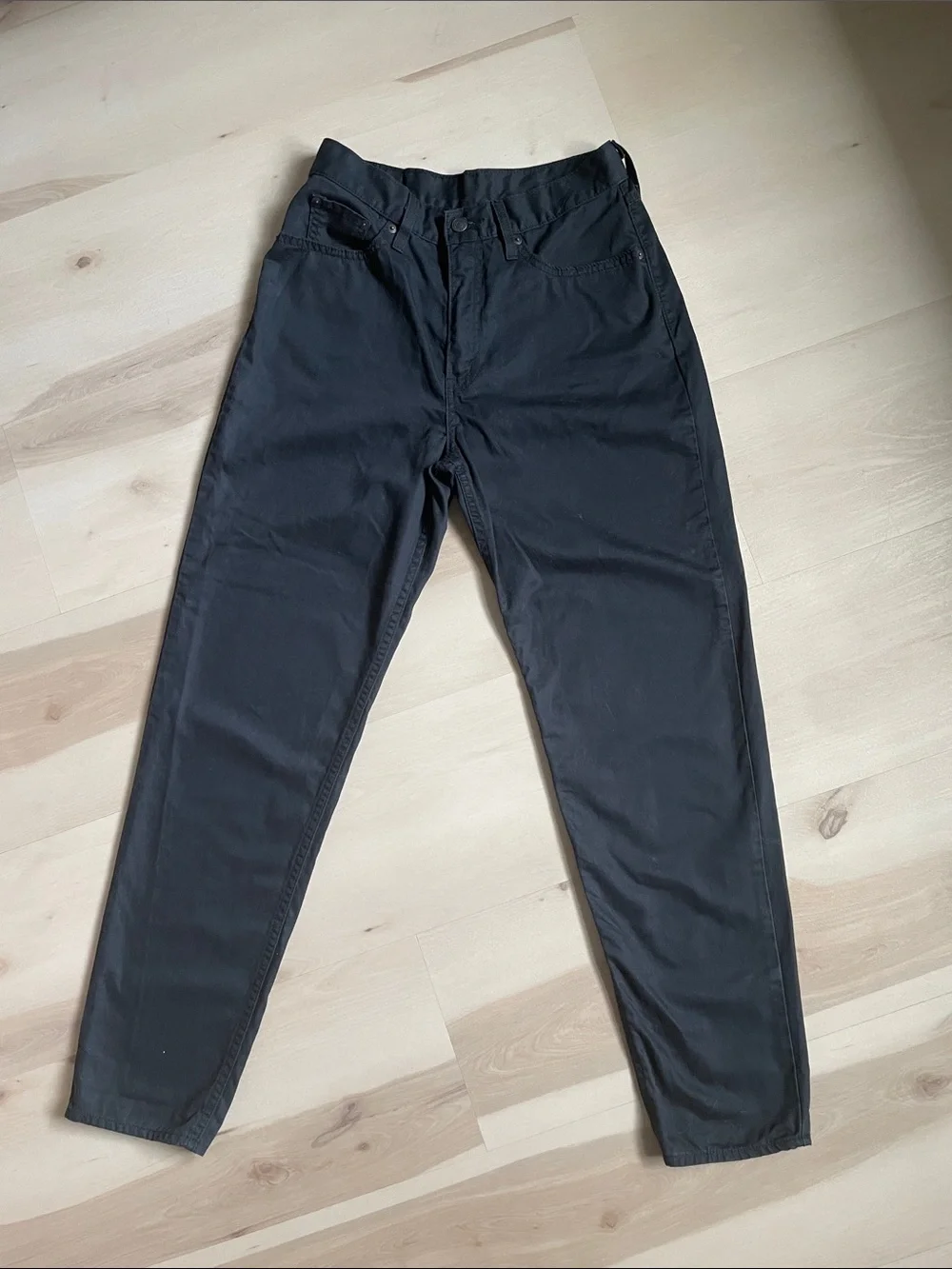 Levi's women's straight leg lightweight jeans